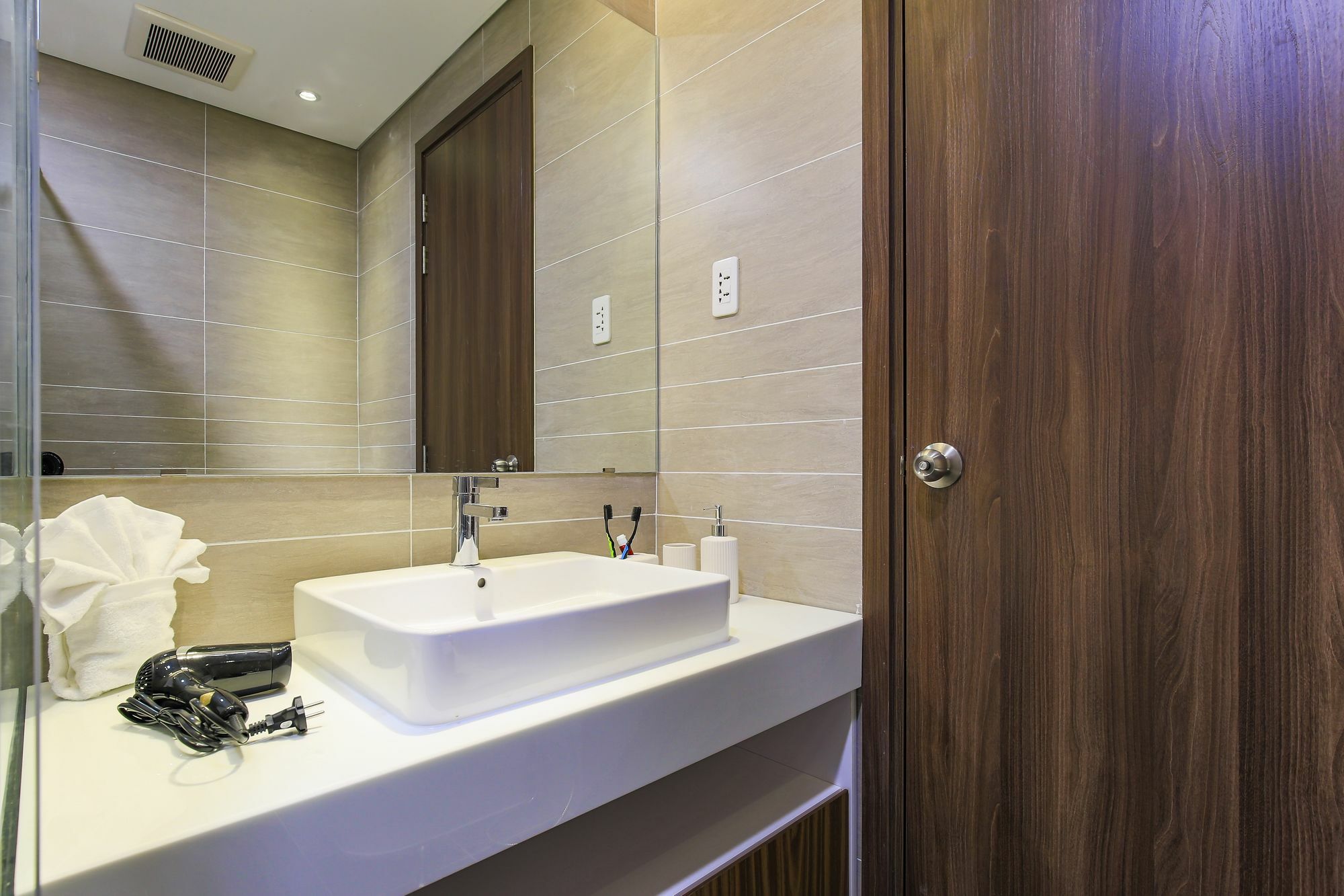 Aurora Serviced Apartments (Adults Only) Ho-Chi-Minh-Stadt Exterior foto